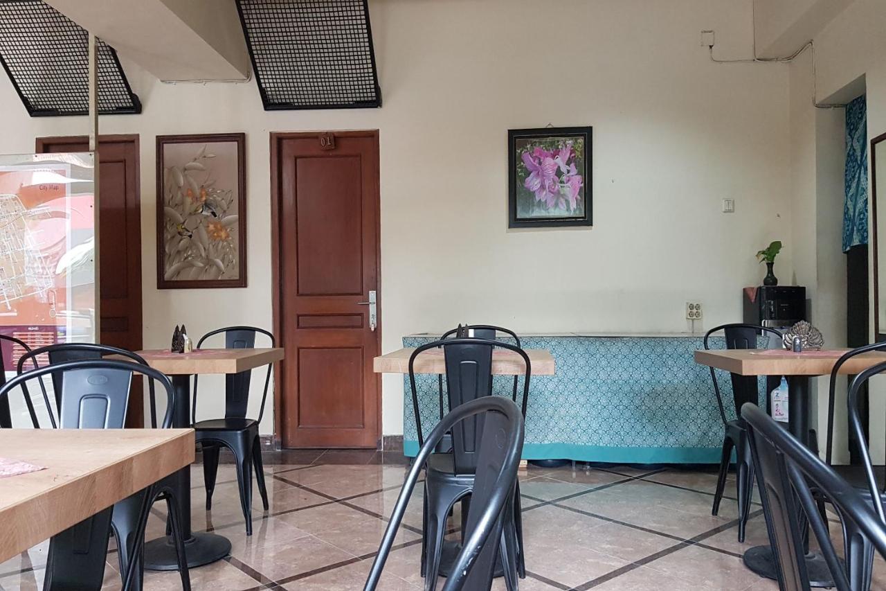Oyo 3819 Hotel Winotosastro Yogyakarta Extérieur photo