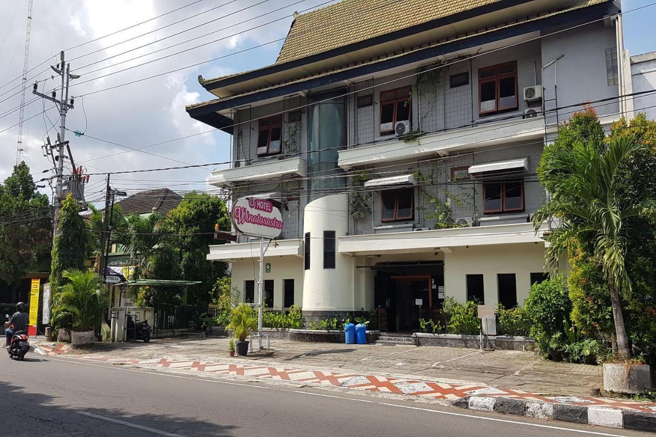 Oyo 3819 Hotel Winotosastro Yogyakarta Extérieur photo