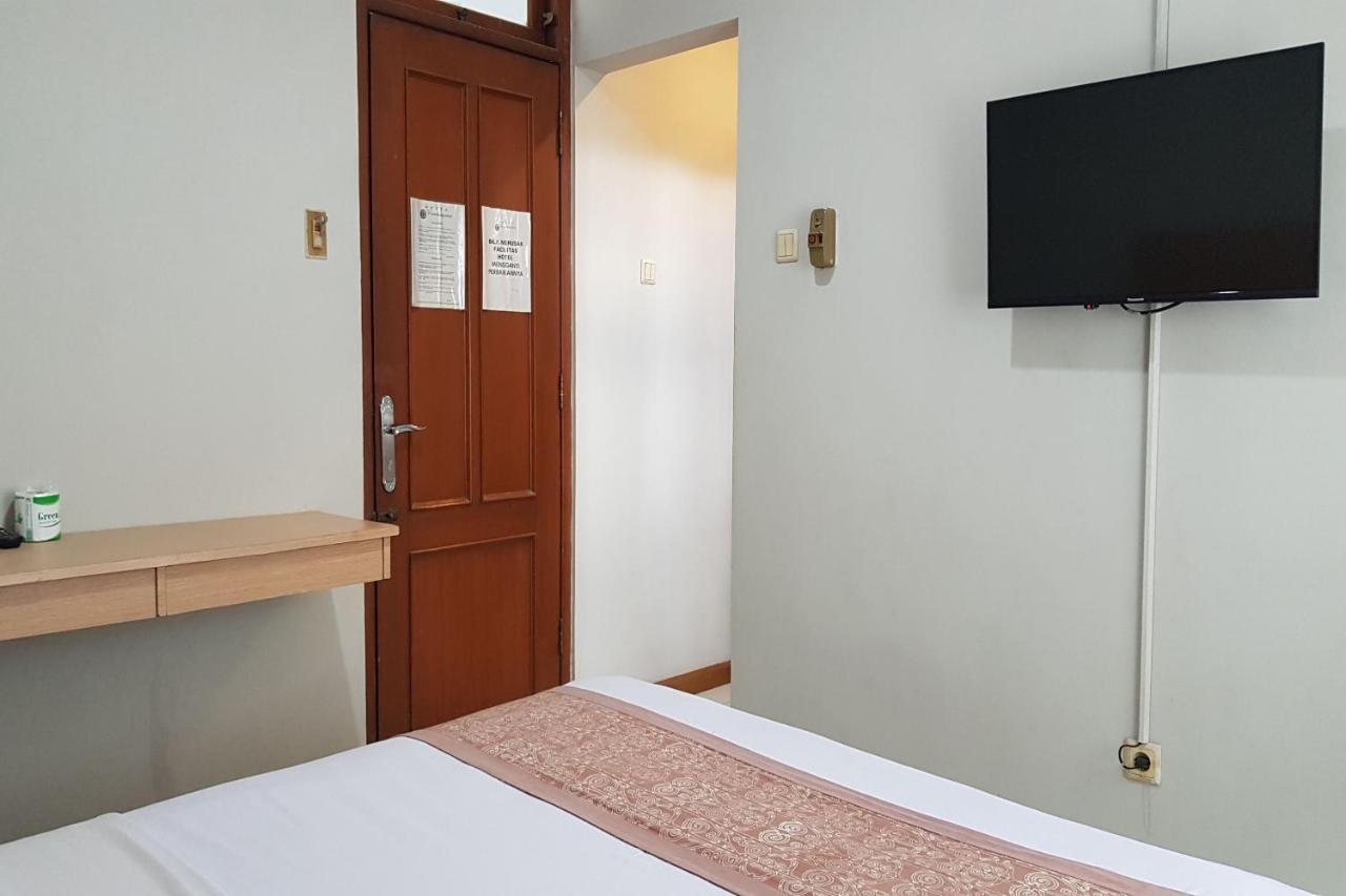 Oyo 3819 Hotel Winotosastro Yogyakarta Extérieur photo